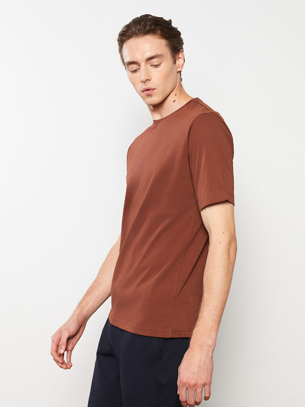 تيشيرت رجالي بياقة دائرية قماش جيرسي-1