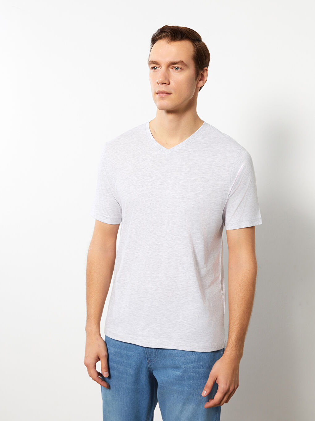 Футболка Мужская с V-образным вырезом и коротким рукавом из базового чесаного хлопка-1