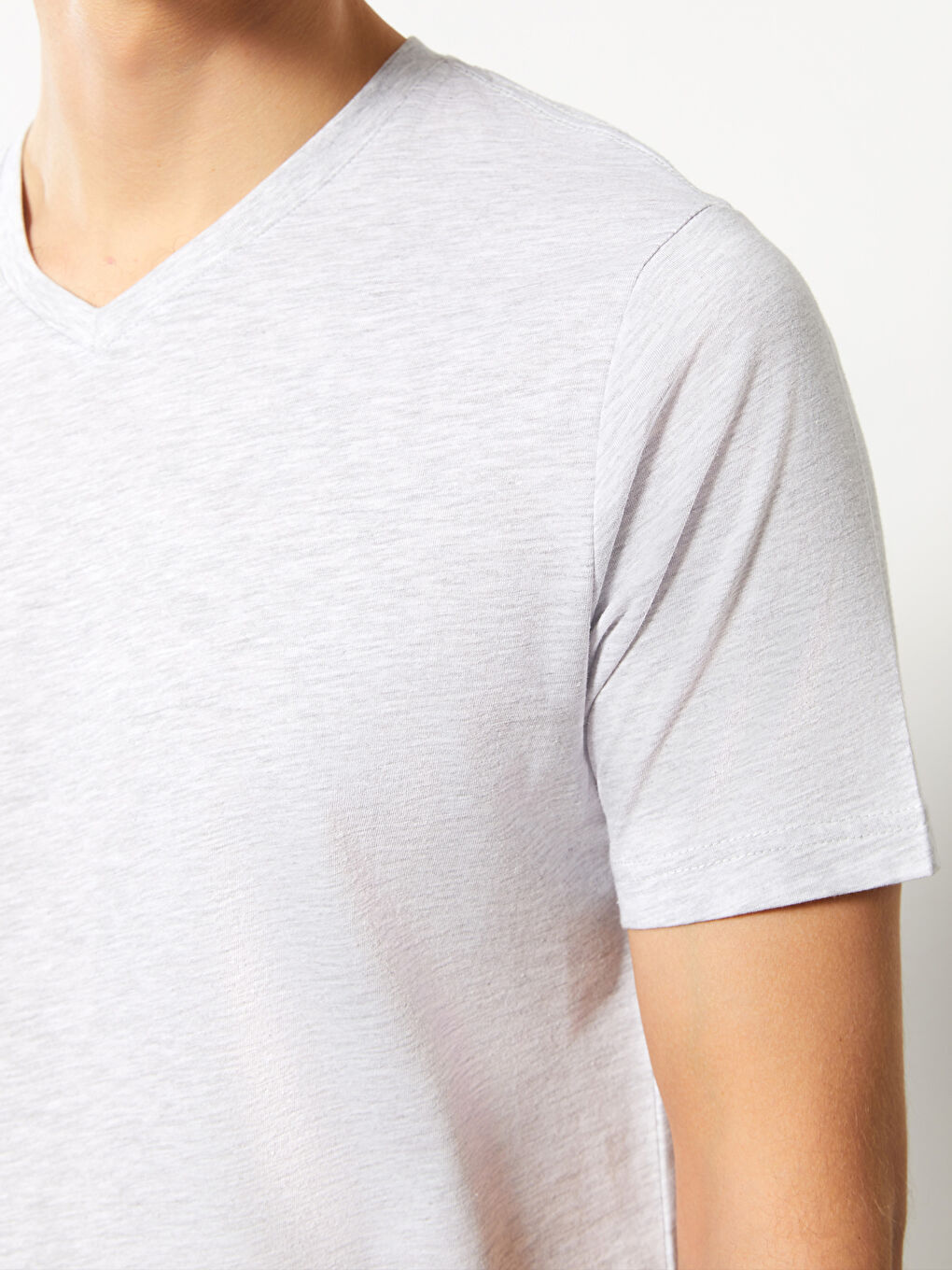 Футболка Мужская с V-образным вырезом и коротким рукавом из базового чесаного хлопка-3