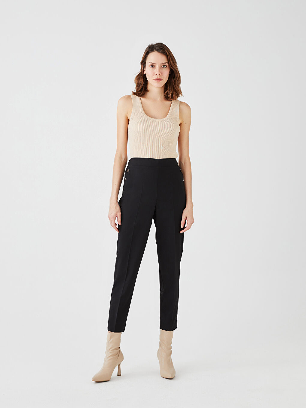 LC Waikiki CRNA Pantalone Žena -S30137Z8-CVL