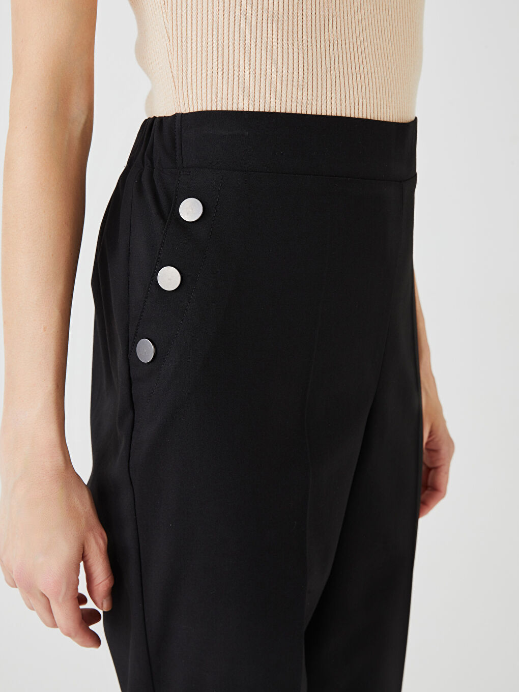 LC Waikiki CRNA Pantalone Žena -S30137Z8-CVL