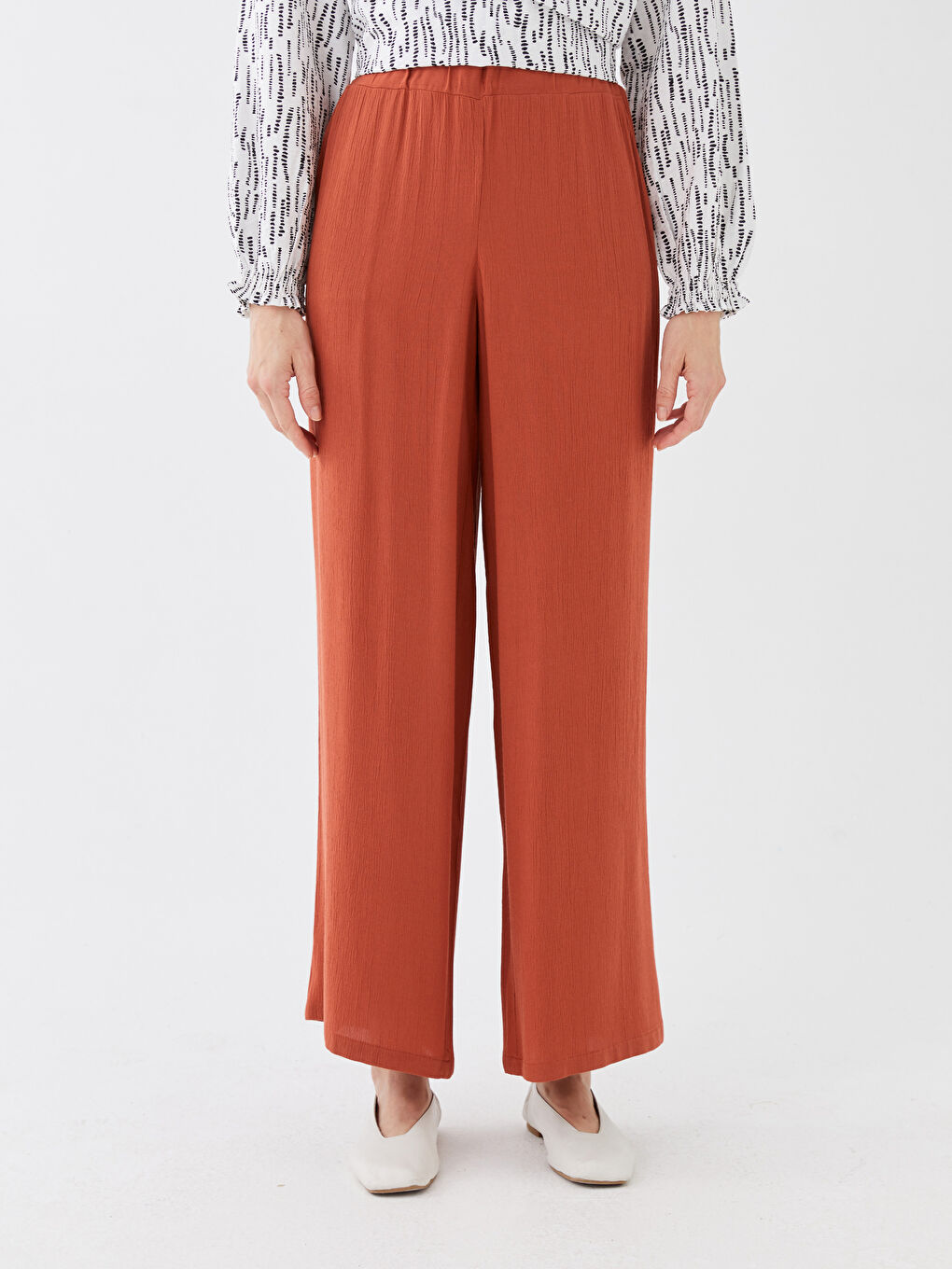 Elastic Waist Comfortable Fit Straight Crinkled Women's Trousers-3