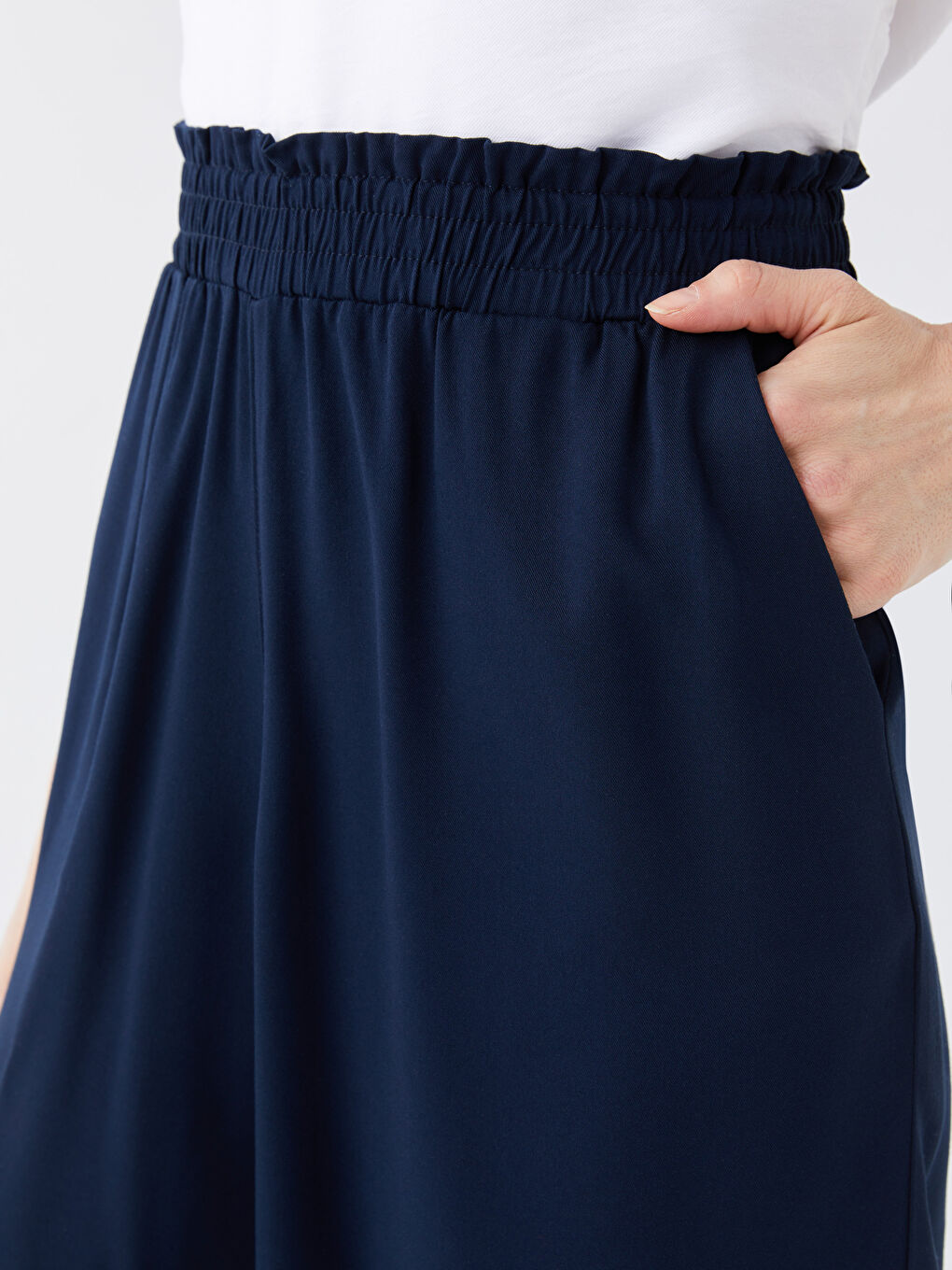 Lacivert Beli Lastikli Rahat Kalıp Kadın Şort-2