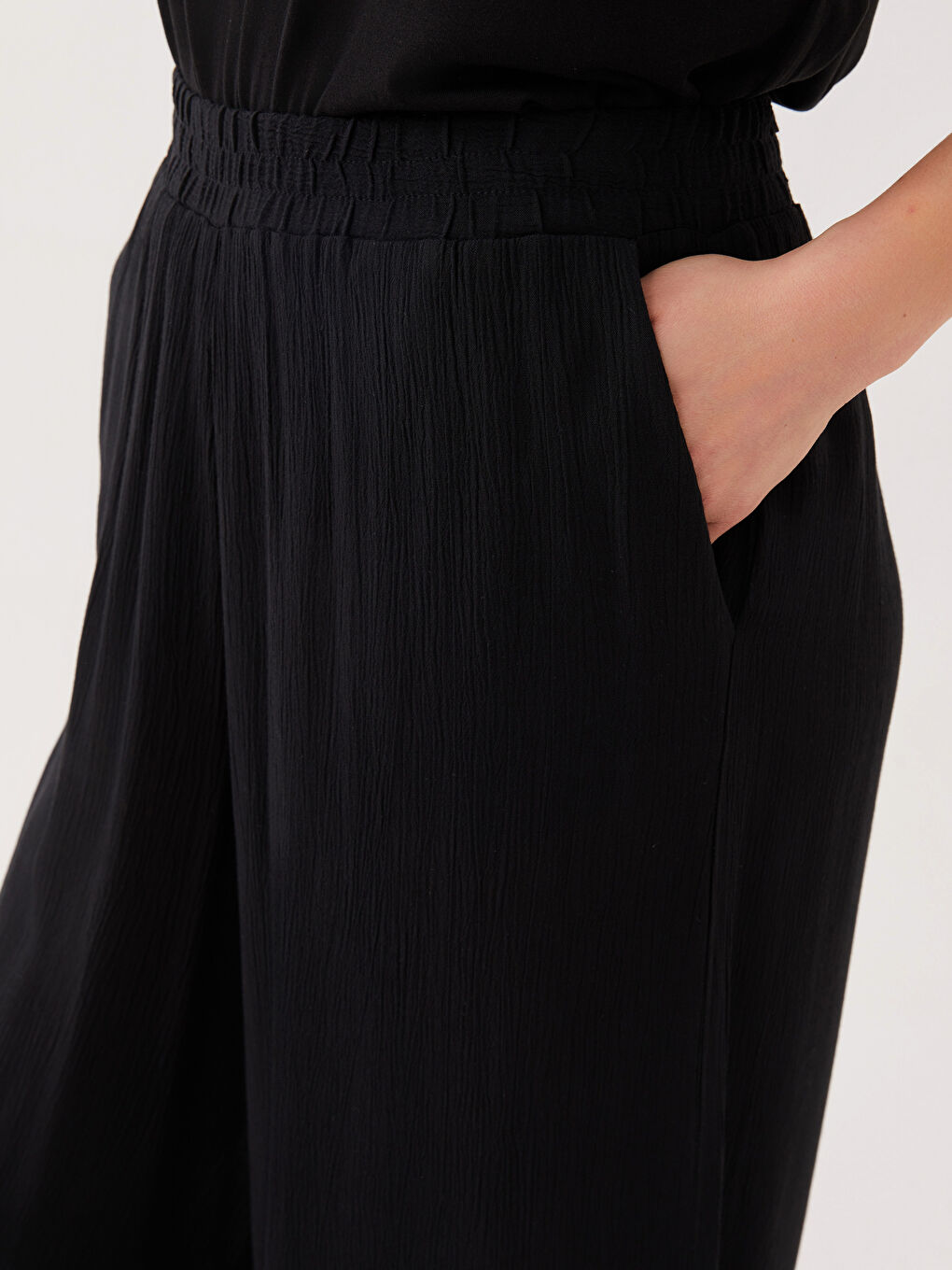 پانتۆڵی کاپری ڕه‌ش ئافرەت -S30143Z8-CVL