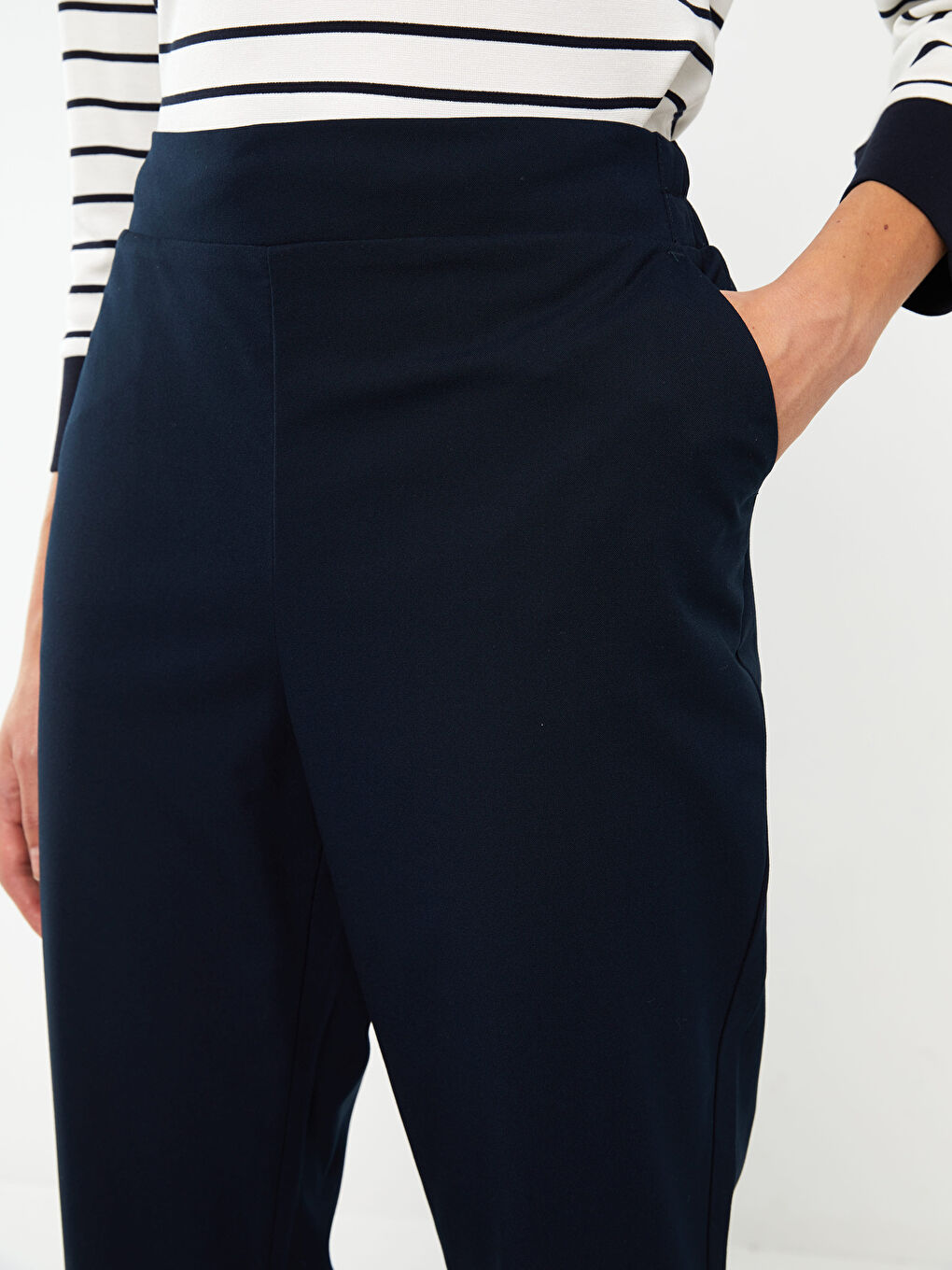 Pantaloni Simpli cu Croială Carrot pentru Femei-4