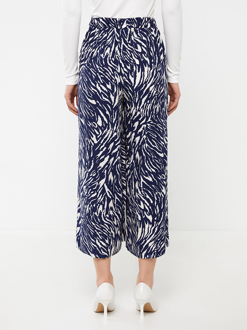 Mavi Beli Lastikli Desenli Kadın Kapri-3