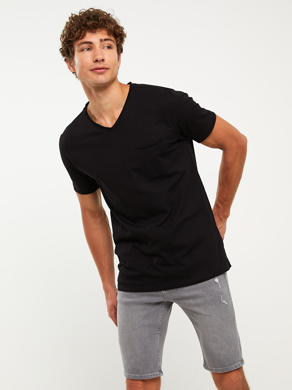 تي شيرت ياقة على شكل حرف V كم قصير جيرسي للرجال-1