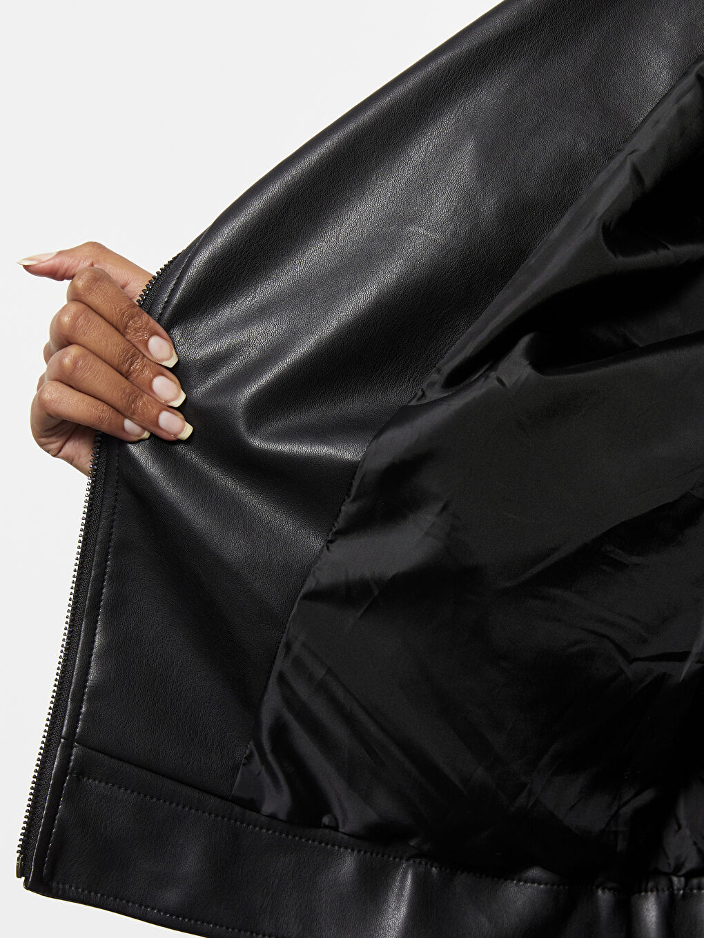 Siyah Kadın Biker Yaka Düz Deri Görünümlü Mont-4