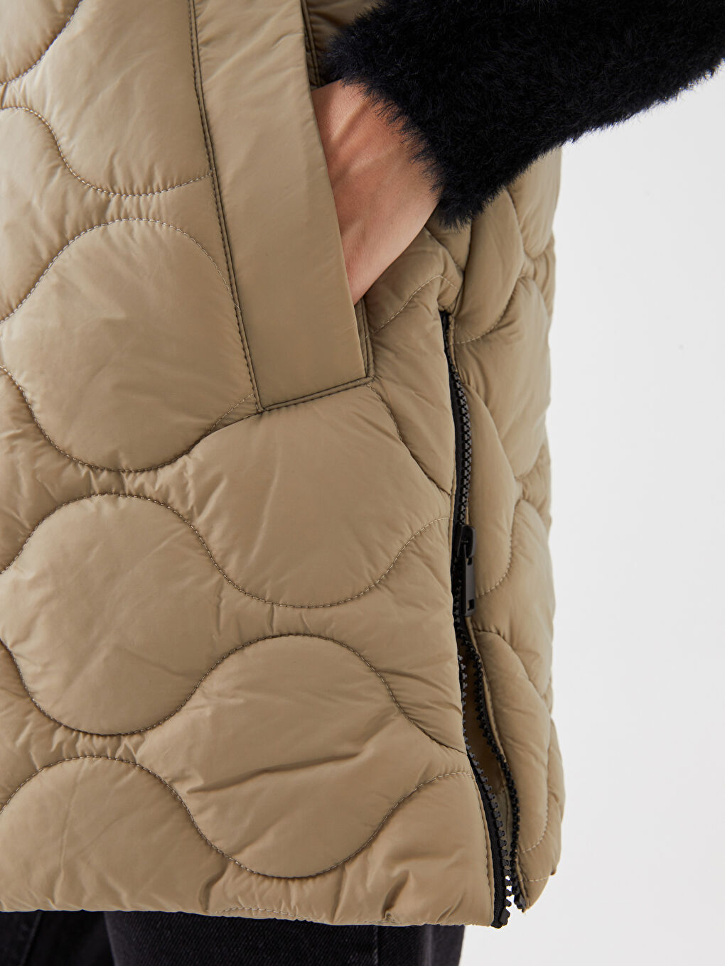 Hooded Self Patterned Women's Vest -S30293Z8-RXB