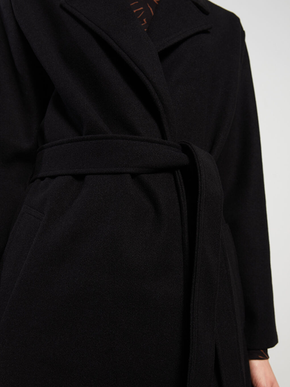 معطف نسائي بأكمام طويلة وقصة رسمية وياقة جاكيت -S30306Z8-E0N