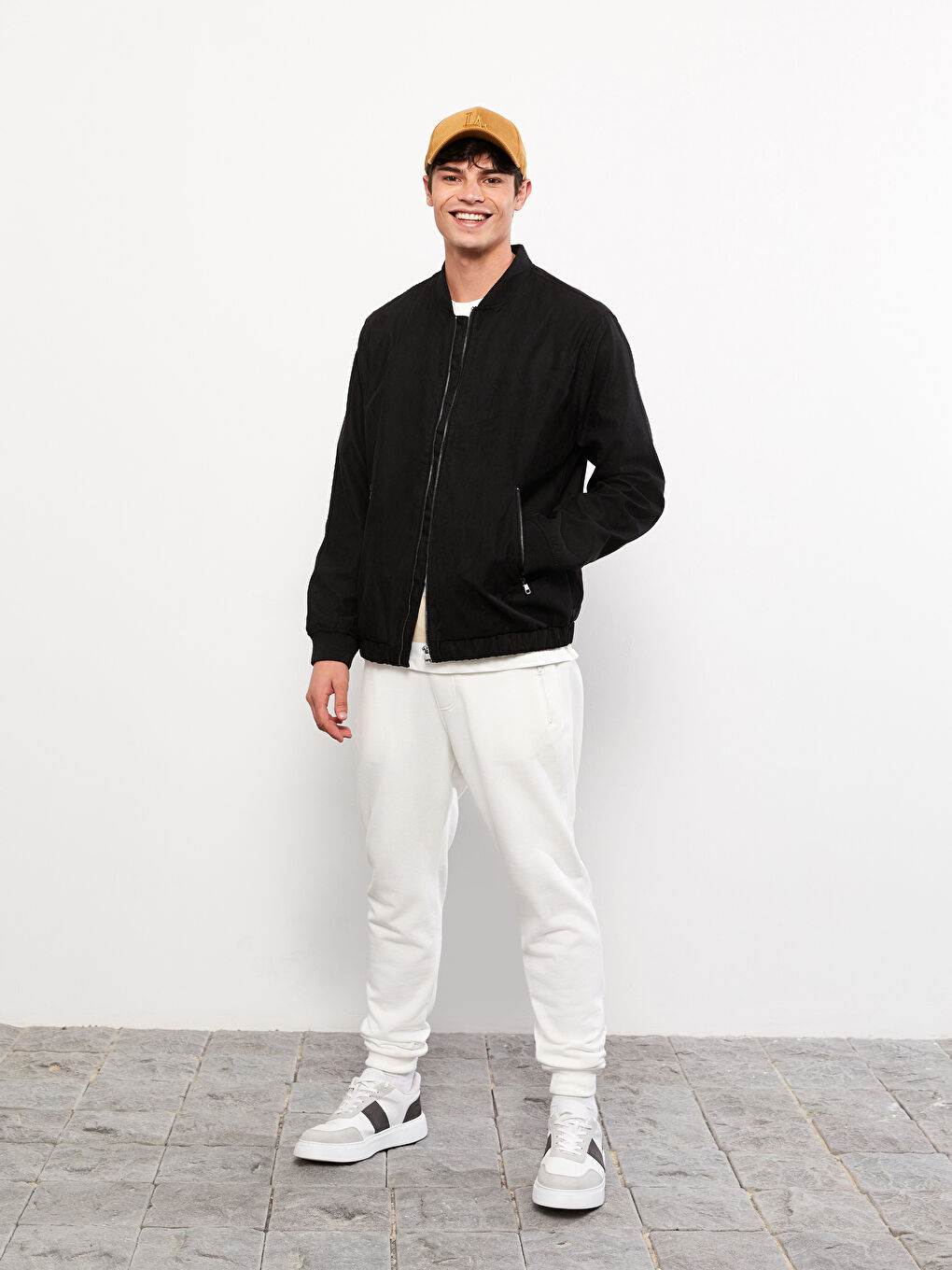 LCW Casual Siyah Standart Kalıp Kolej Yaka Erkek Bomber Mont - 1