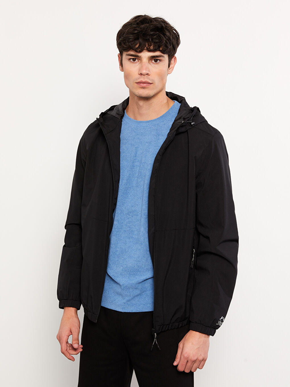 بالطو مطر بفتحة عادية بكابوش للرجال