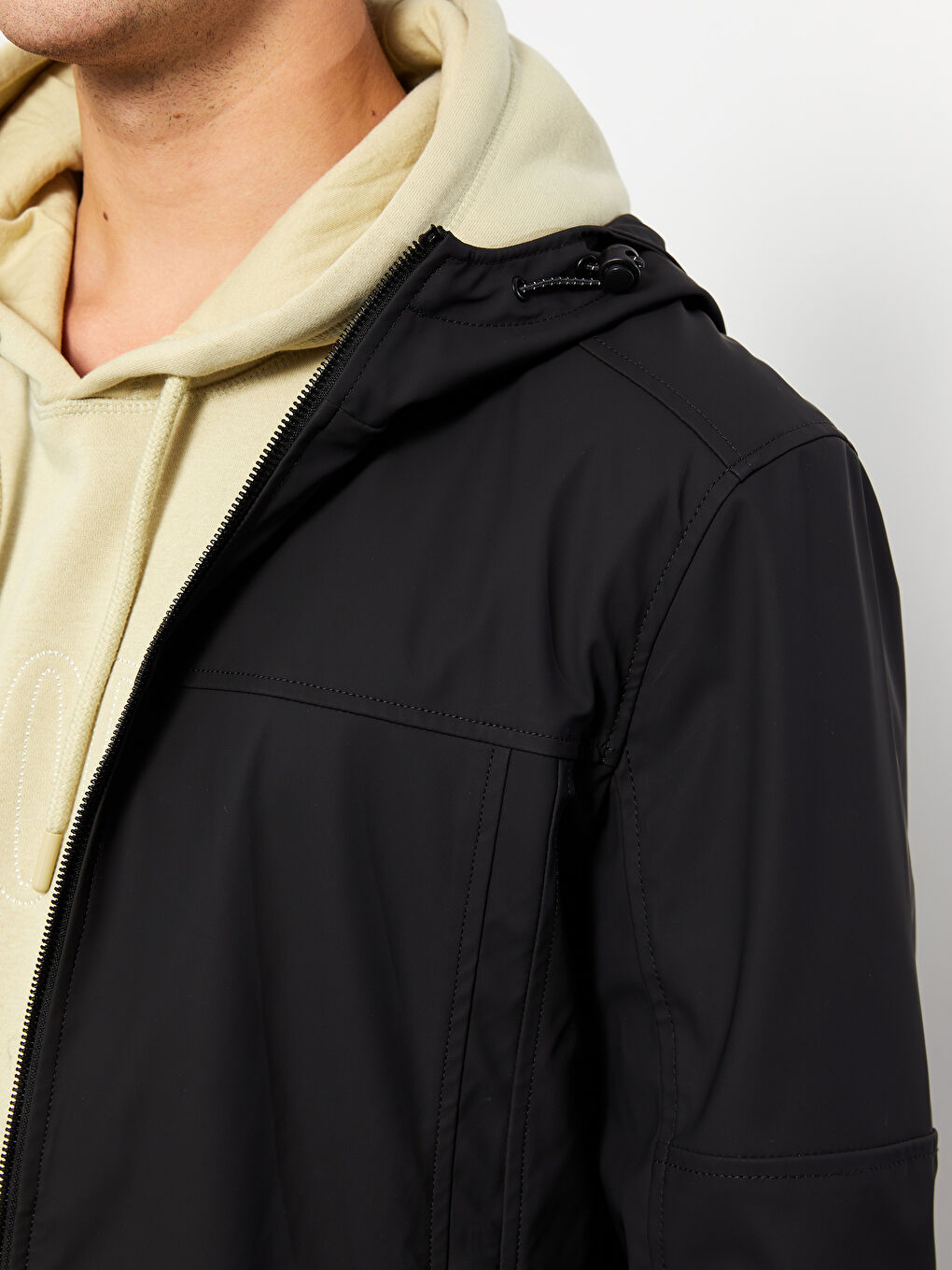 Дождевик с капюшоном стандартного кроя для мужчин-3