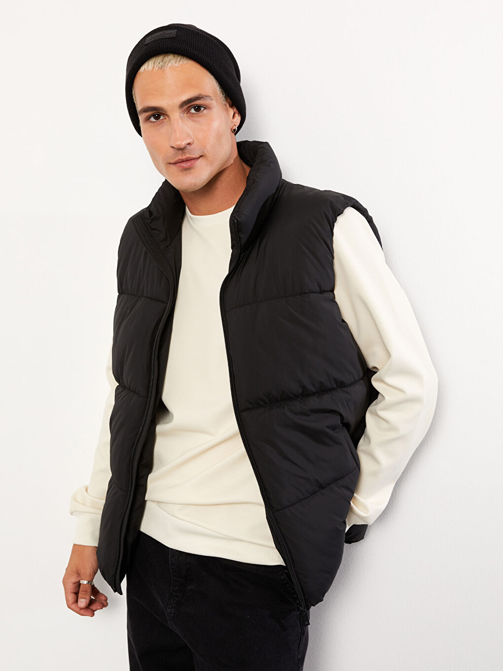 LCW Casual فيست منتفخ بياقة قمع للرجال بمقاس عادي -S30334Z8-CVL