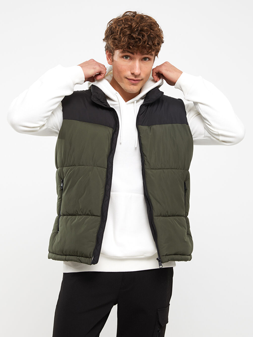 Standard Fit Funnel Neck Men's Puffer Gilet-3