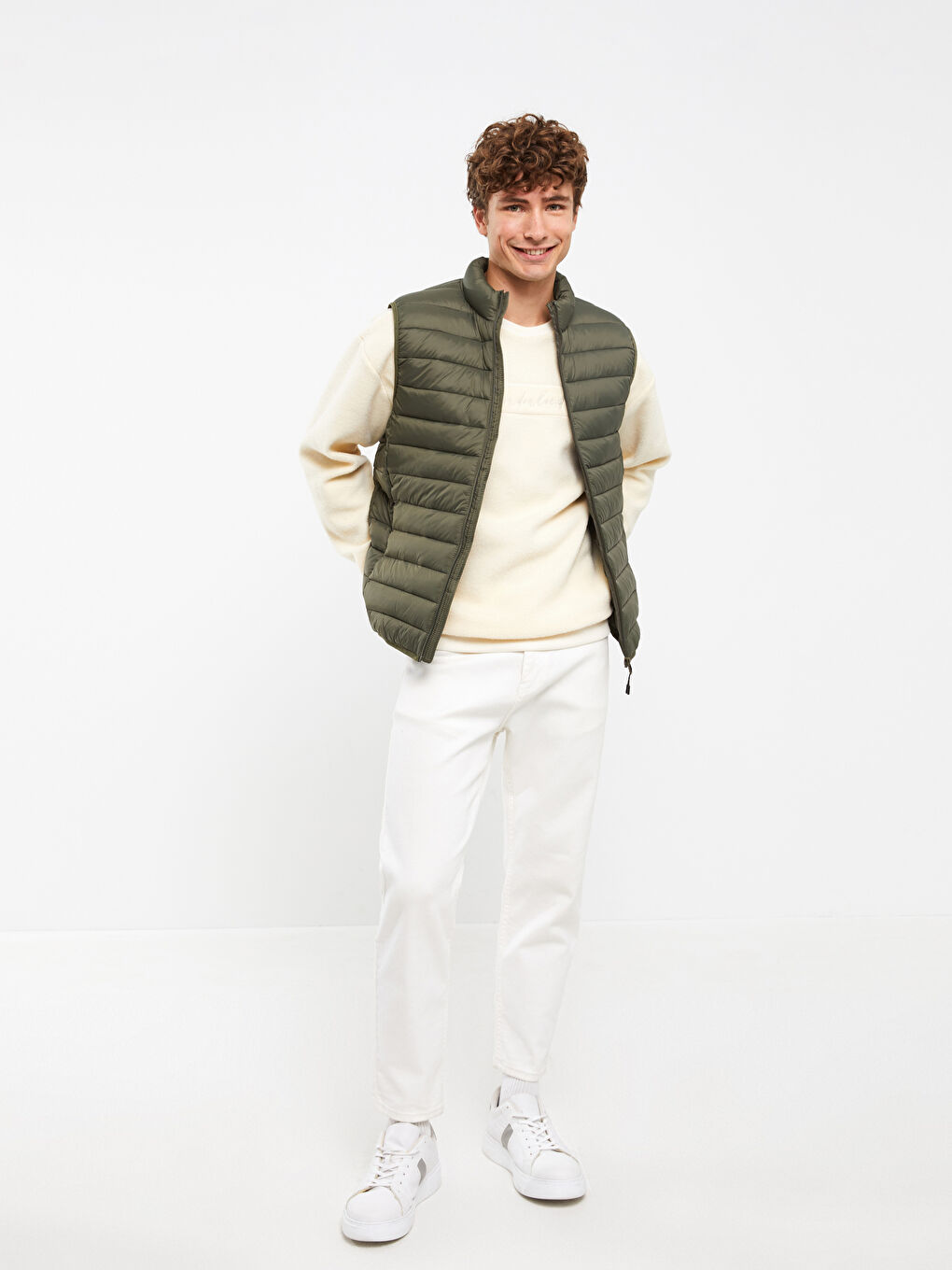 فيست منتفخ بياقة قمع رفيع للرجال-1