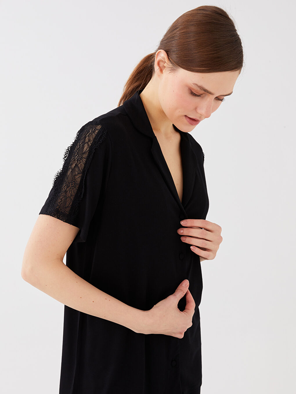 Siyah Gömlek Yaka Dantel Detaylı Kadın Pijama Takımı