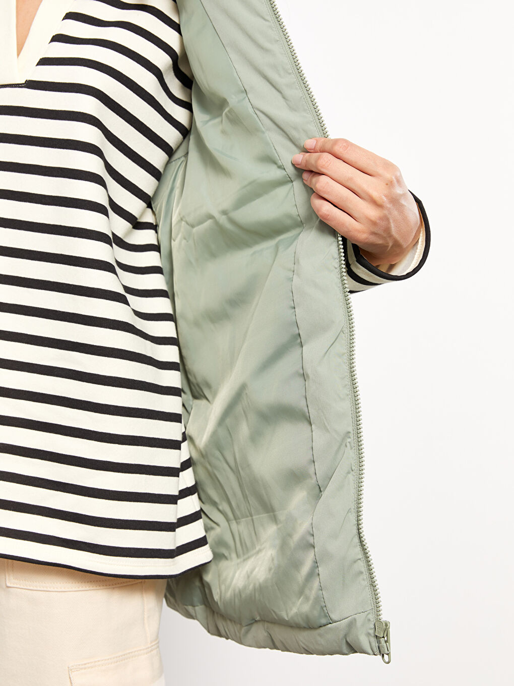 Vestă matlasată simplă cu glugă pentru femei-2