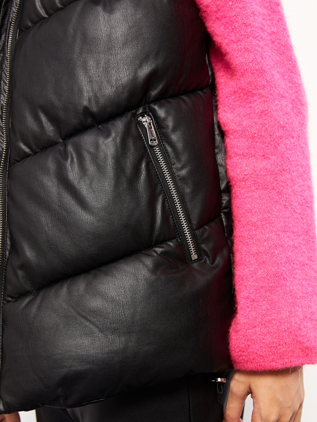 әйелдерге арналған капюшонды өрнексіз жасанды былғары пуховик жилет-3