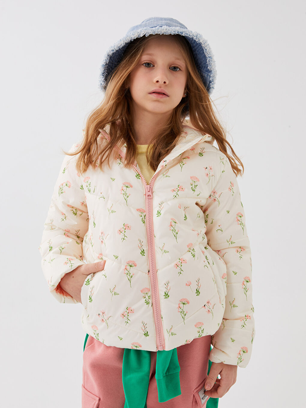 Geacă Matlasată Imprimată cu Glugă pentru Fete
