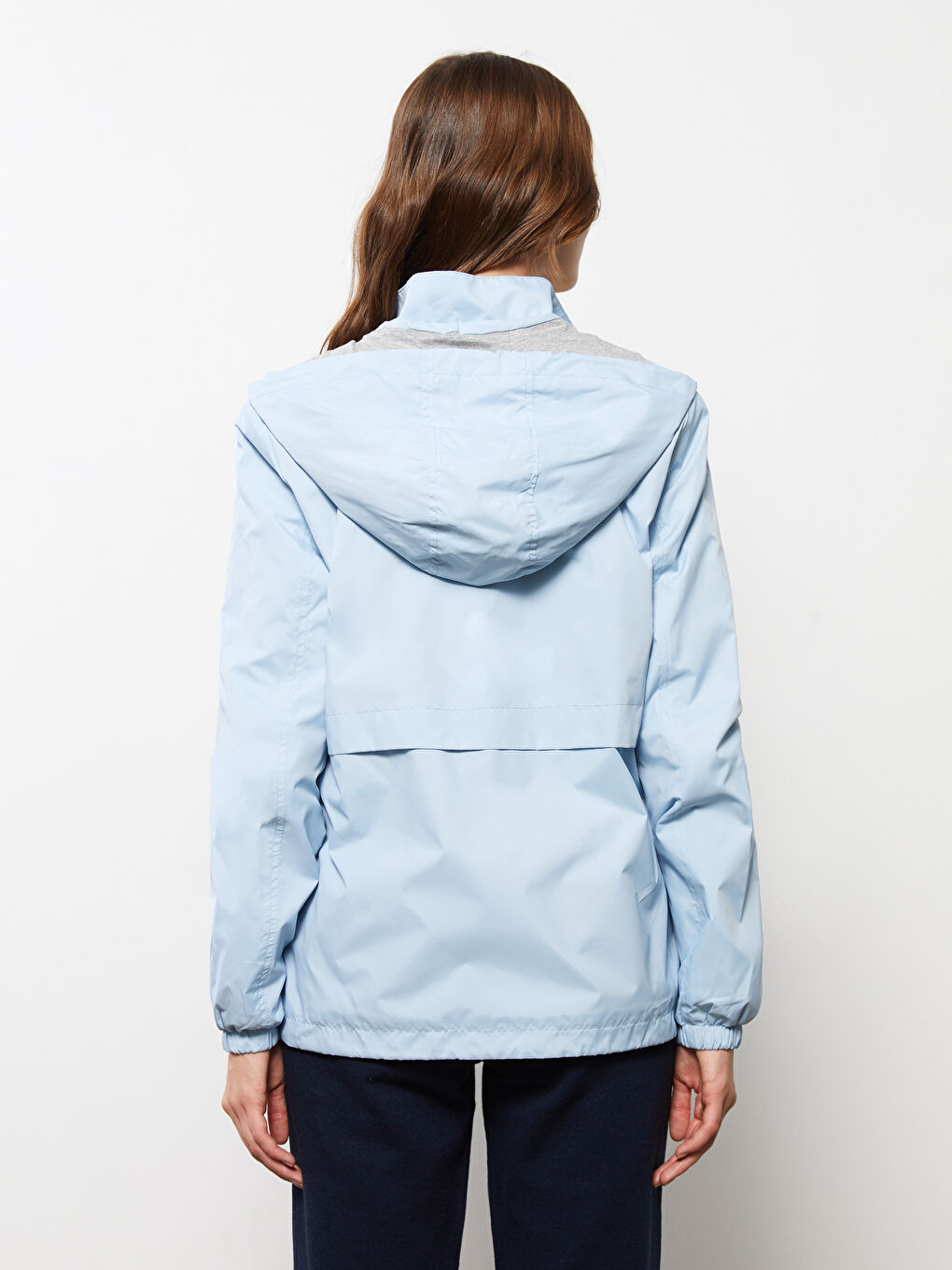 Әйелдерге арналған капюшонды өрнексіз жаңбырға арналған күрте-5