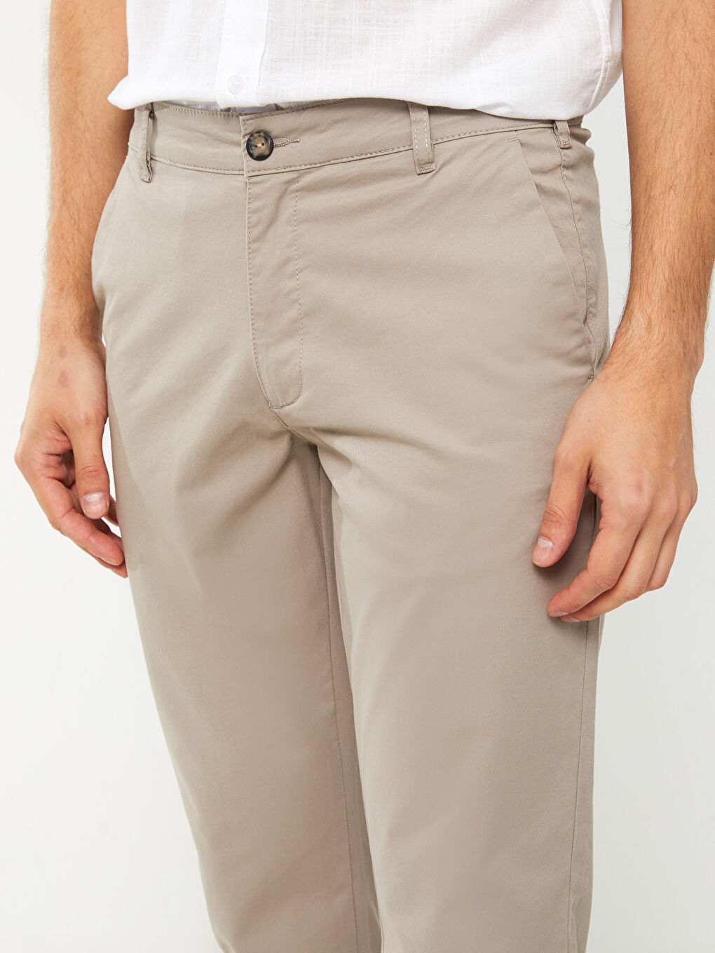 بنطلون تشينو بقماش جباردين بقصة عادية - للرجال-2