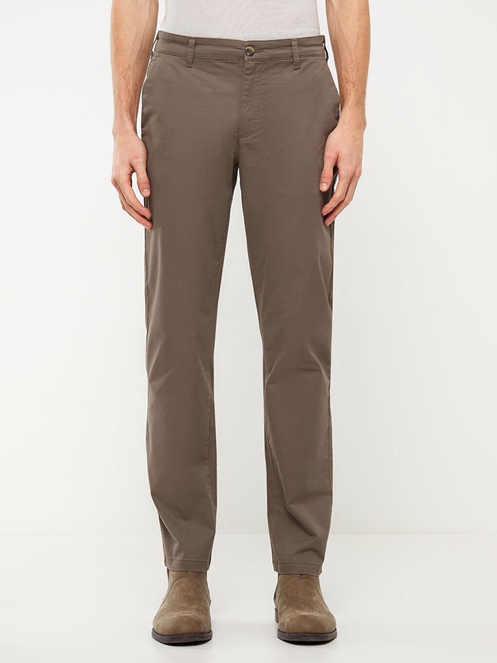 LCWAIKIKI Classic Kahverengi Standart Kalıp Gabardin Erkek Chino Pantolon - 3