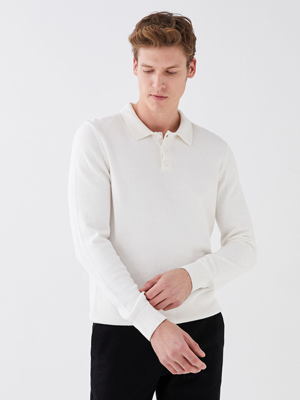 Мужской трикотажный свитер с длинным рукавом и воротником-поло