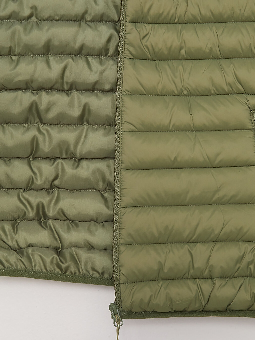 Vestă Matlasată Pentru Bărbați Cu Guler Tip Pâlnie Și Croială Standard-7