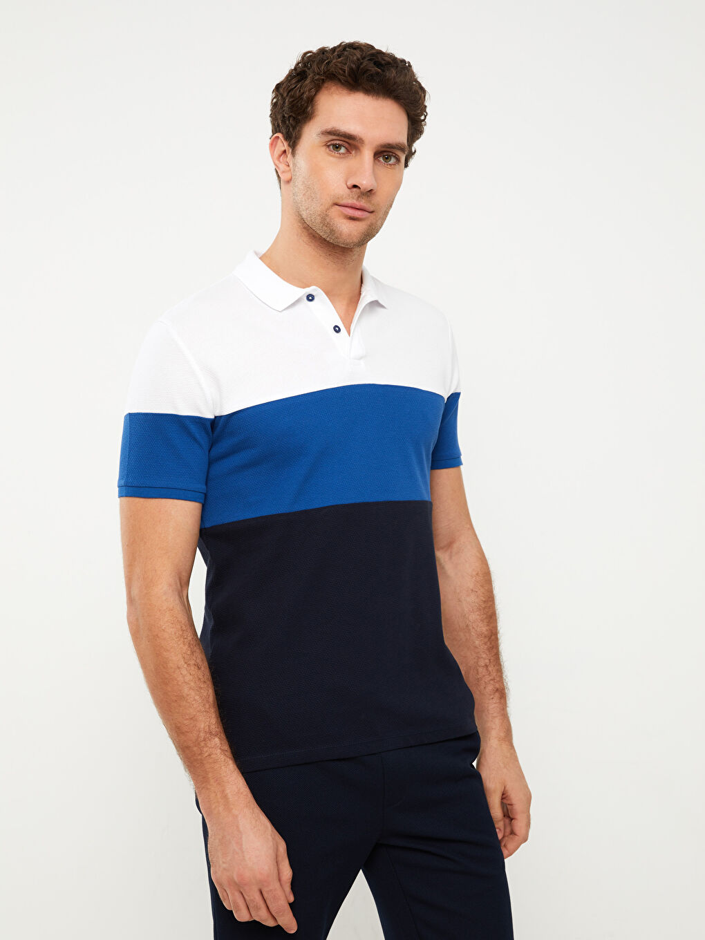 Футболка Мужская с Воротником Поло, Коротким Рукавом и Цветовым Блоком из Пике