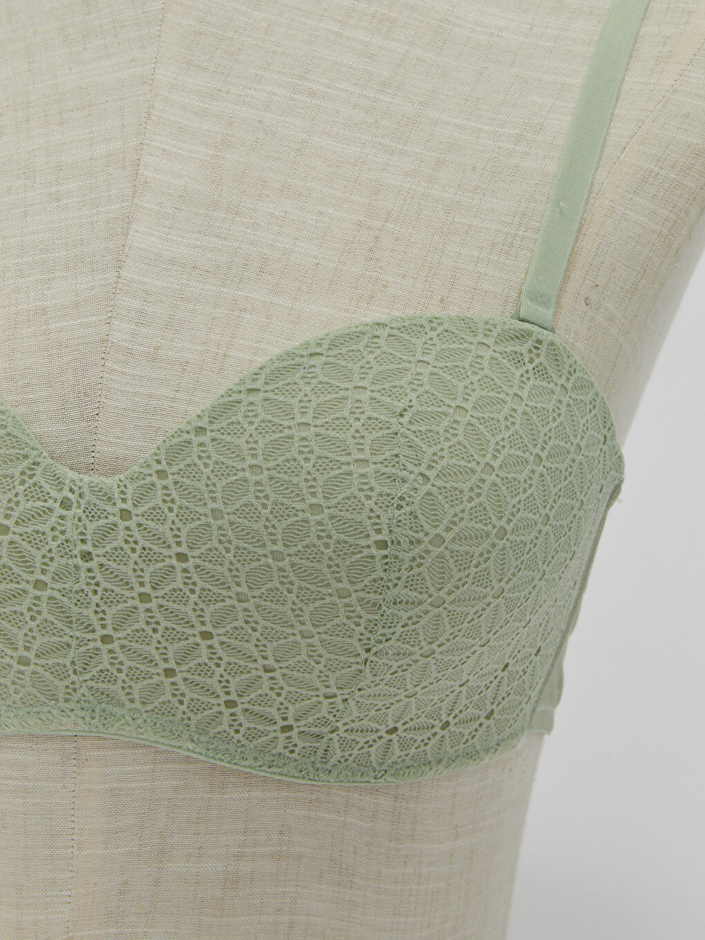 Wired Non Padded Lace Strapless Bra-2