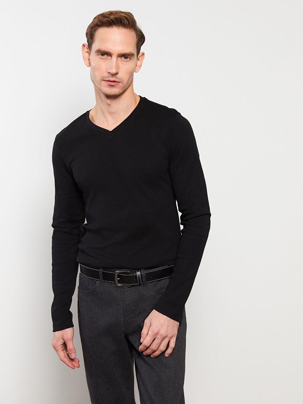 تي شيرت رجالي كم طويل ياقة على شكل حرف V جيرسي