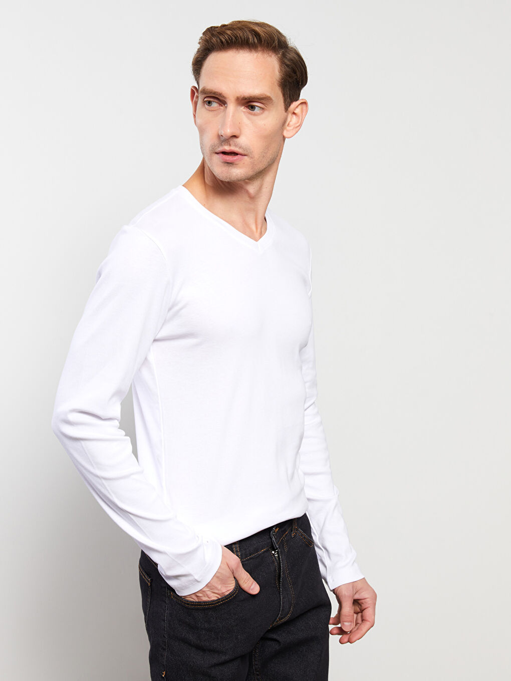 Beyaz V Yaka Uzun Kollu Penye Erkek Tişört-1