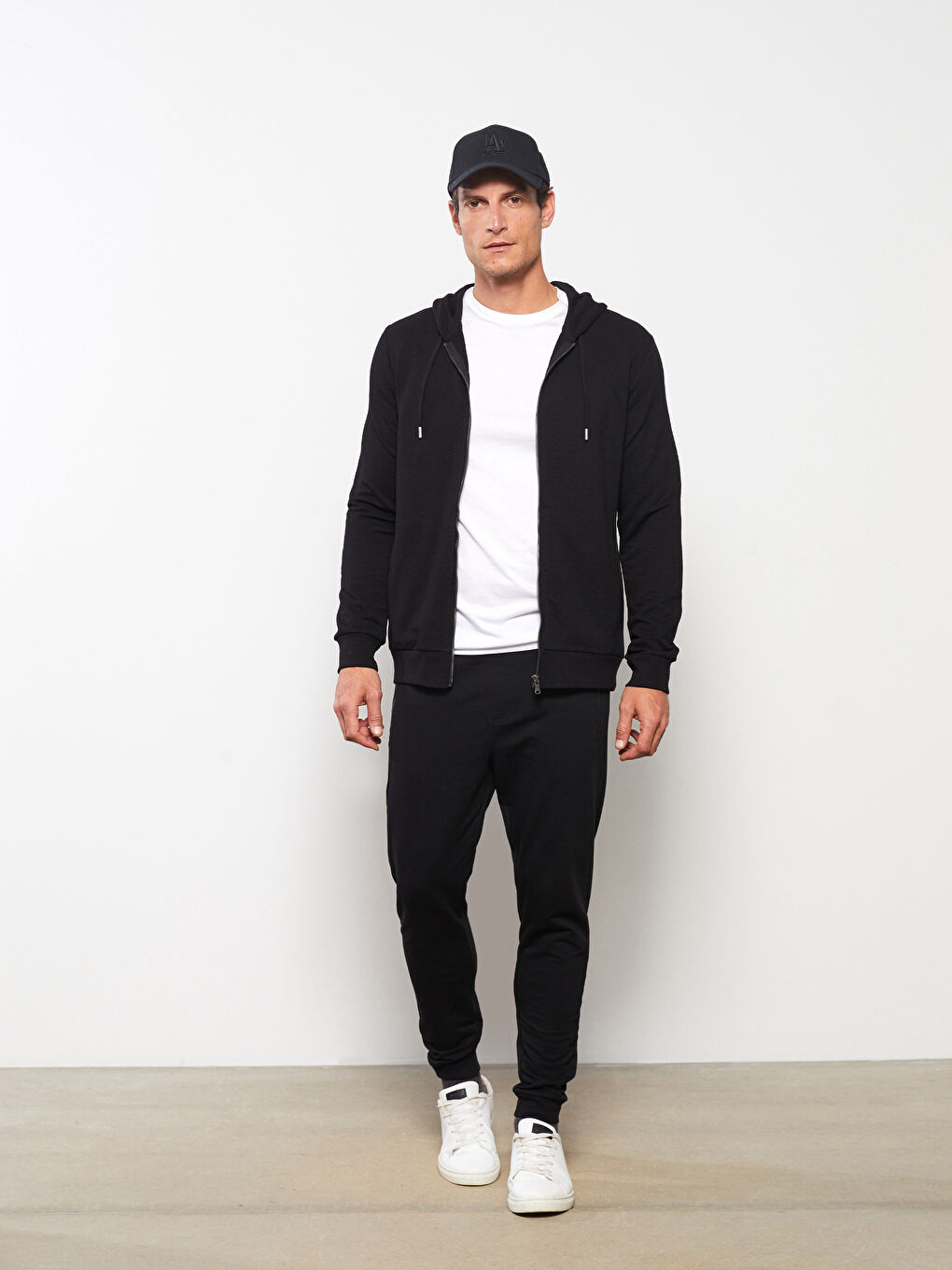 LCWAIKIKI Basic Hooded Long Sleeve Men's Sports Cardigan -S31066Z8-CVL