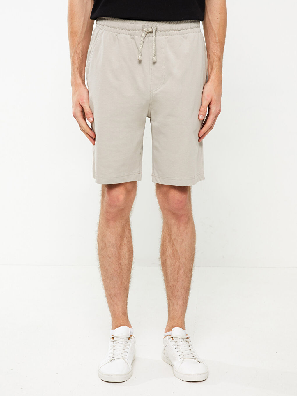 LCWAIKIKI Basic Slim Fit Knitted Men Shorts -S31085Z8-SNE