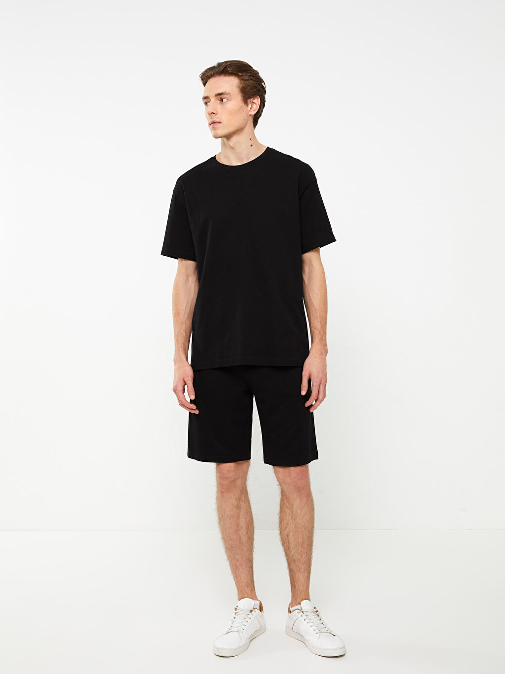 LCWAIKIKI Basic Slim Fit Beli Bağlama Detaylı Erkek Şort -S31086Z8-CVL