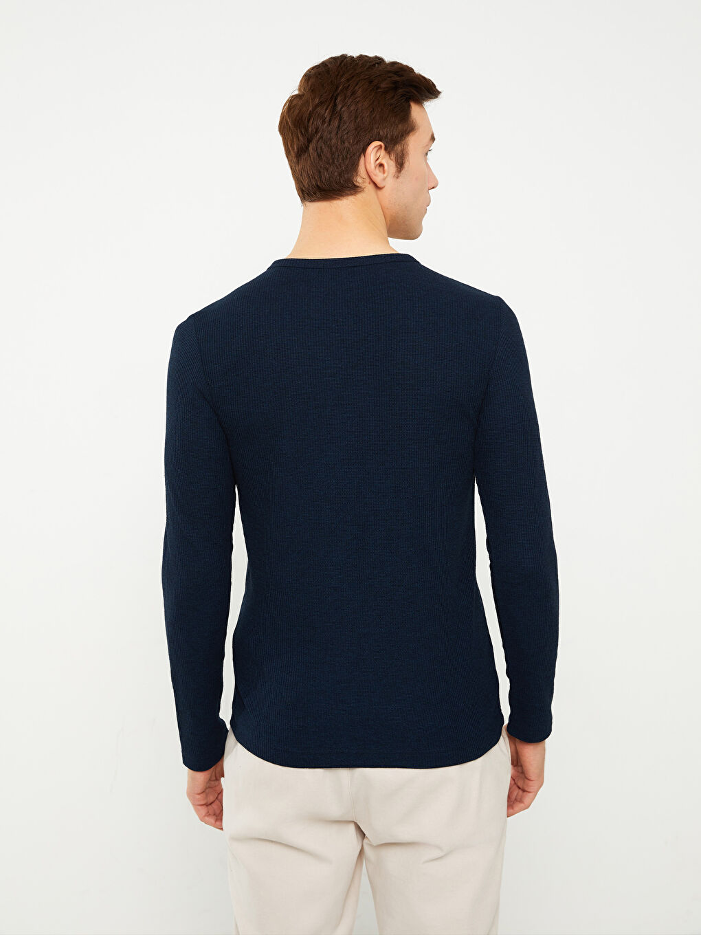 تيشيرت كم طويل بياقة دائرية للرجال-4