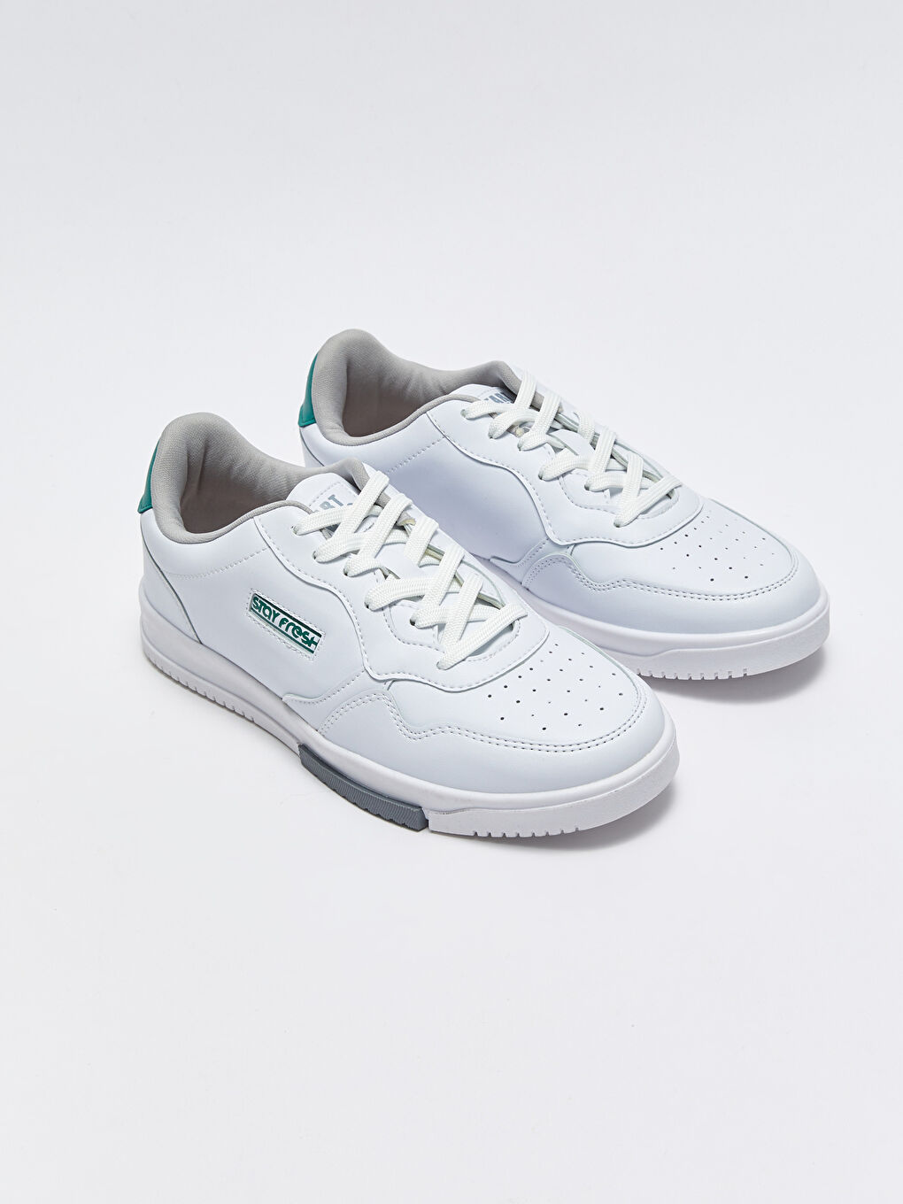 Beyaz Bağcıklı Erkek Spor Ayakkabı
