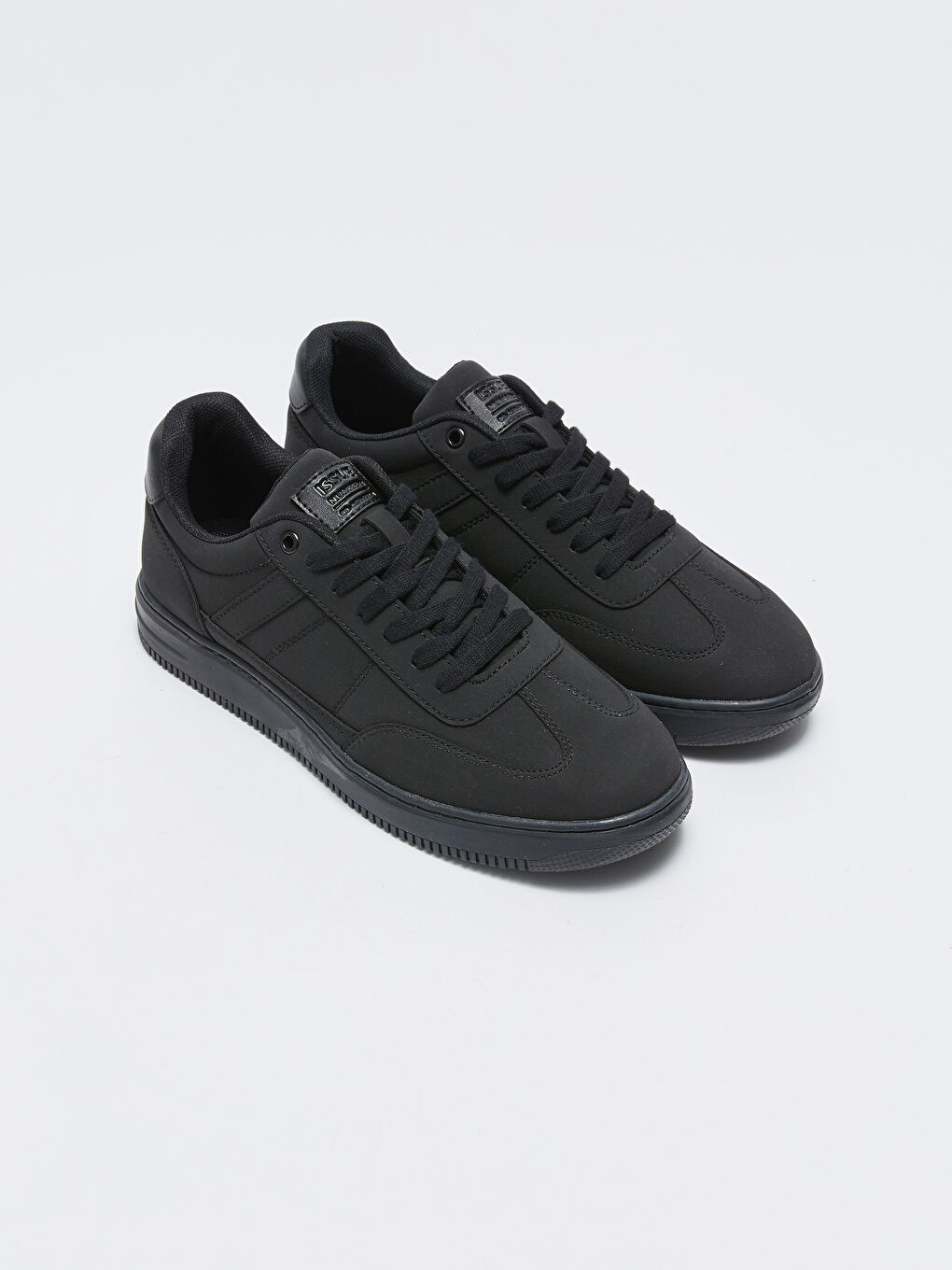 Кроссовки на шнуровке для мужчин