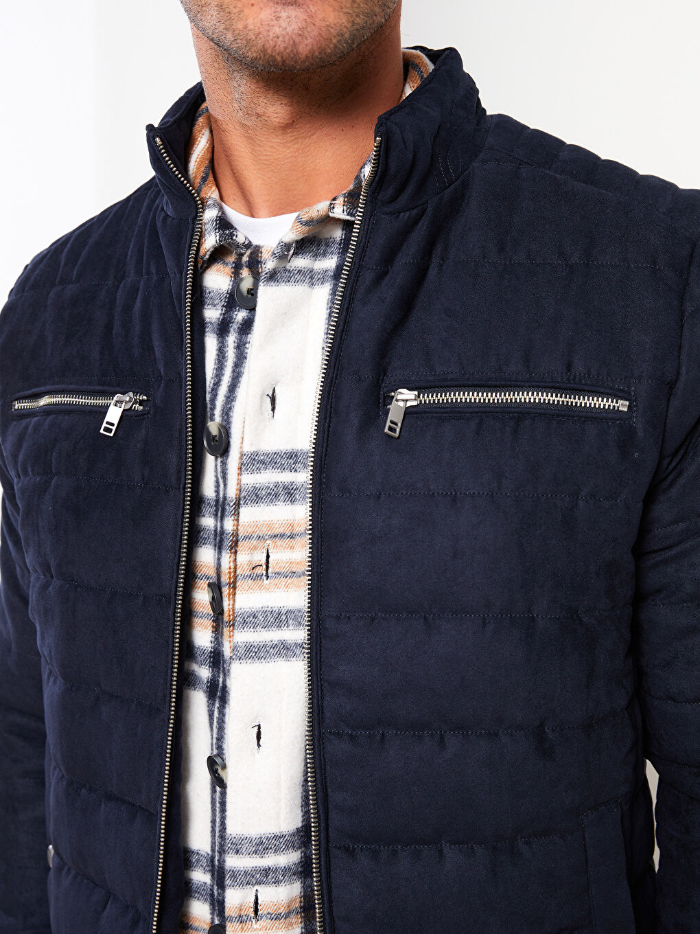 Ерлерге арналған тар пішімдегі биік жағалы замша куртка-2