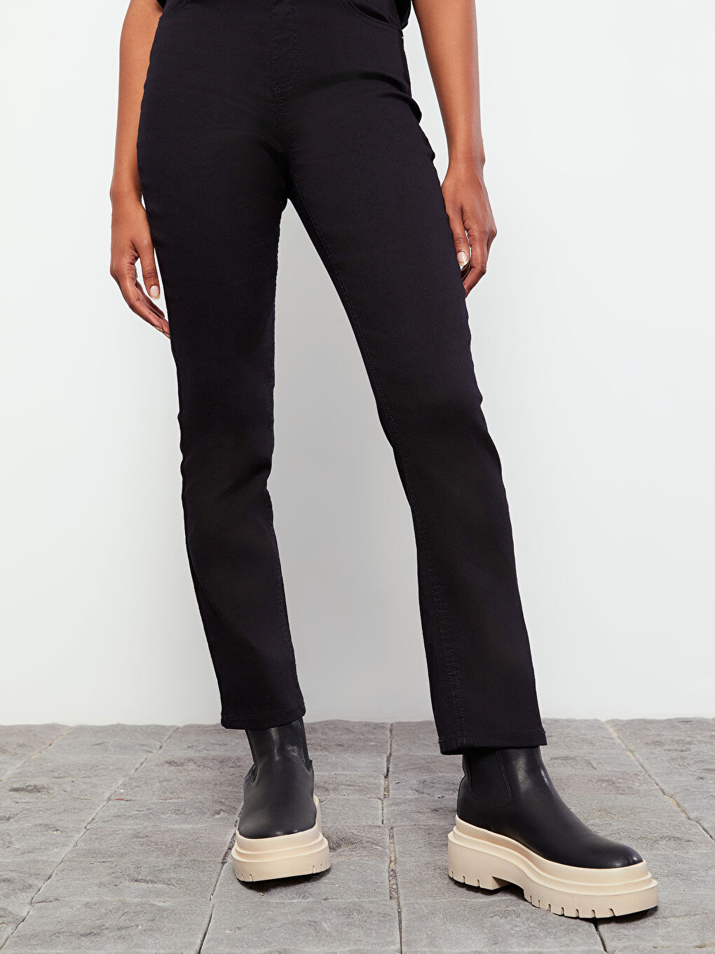 LCWAIKIKI Basic Kadın Yüksek Bel Slim Fit Düz Jean Pantolon -S31253Z8-J0F
