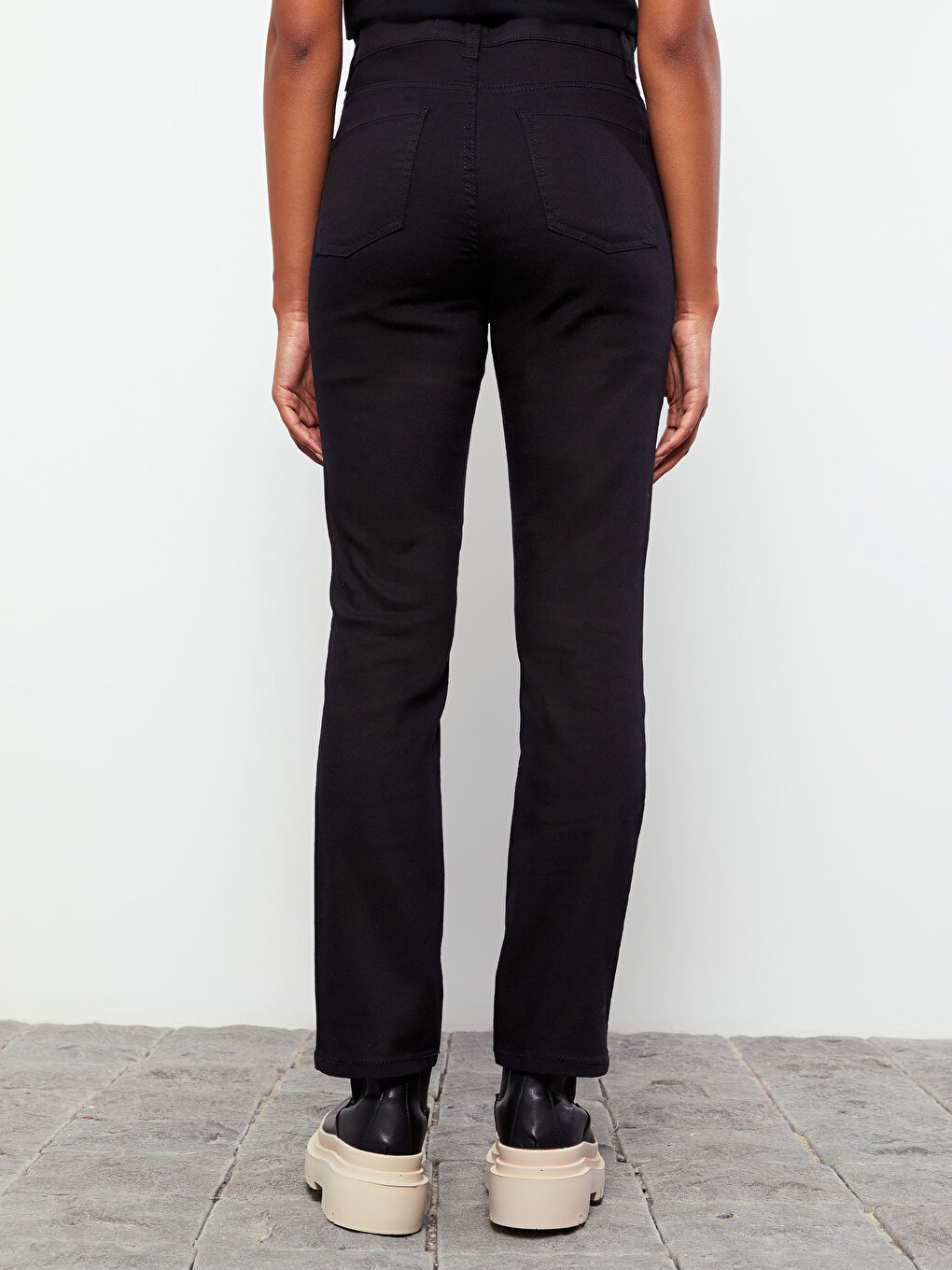 LCWAIKIKI Basic Kadın Yüksek Bel Slim Fit Düz Jean Pantolon -S31253Z8-J0F