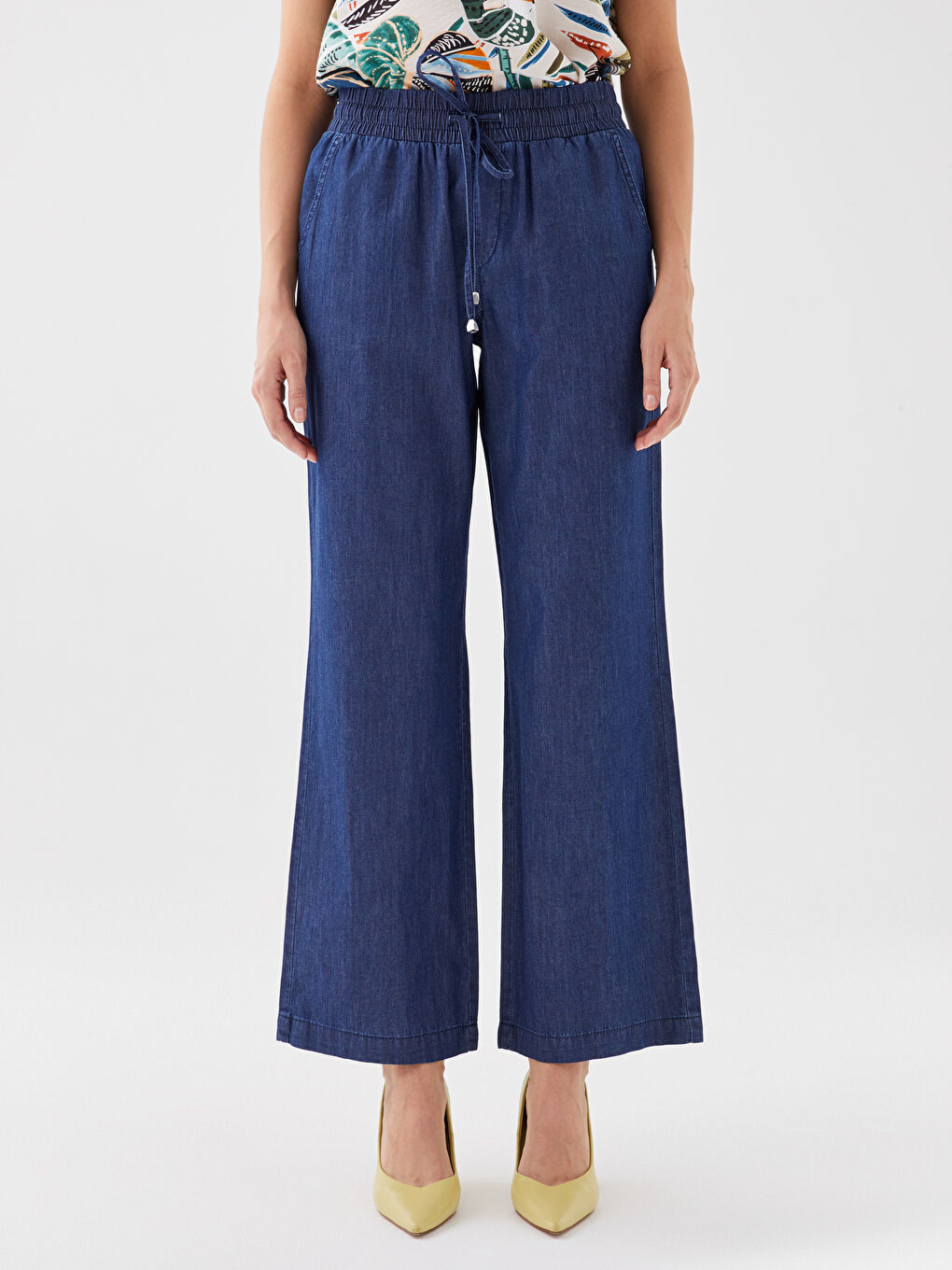 Elastic Waist Regular Fit Women's Jeans-2