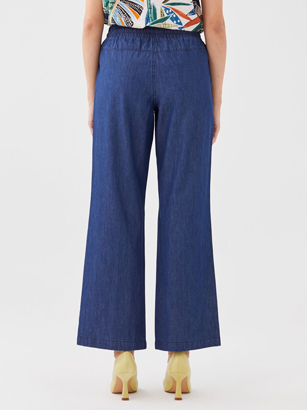 Elastic Waist Regular Fit Women's Jeans-4