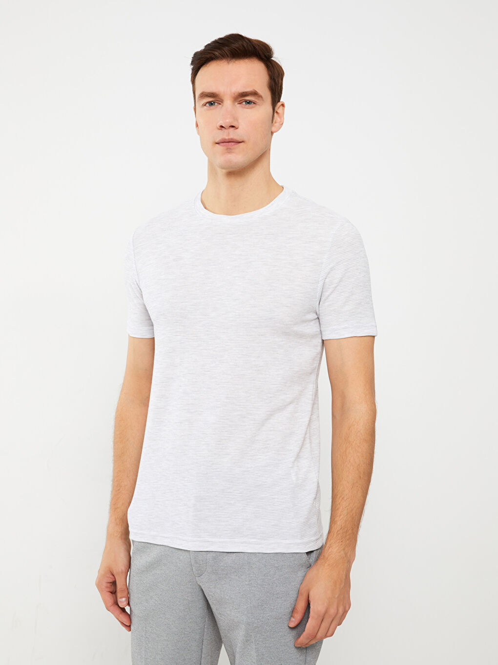 მრგვალი საყელო მოკლე სახელო მამაკაცის მაისური-1