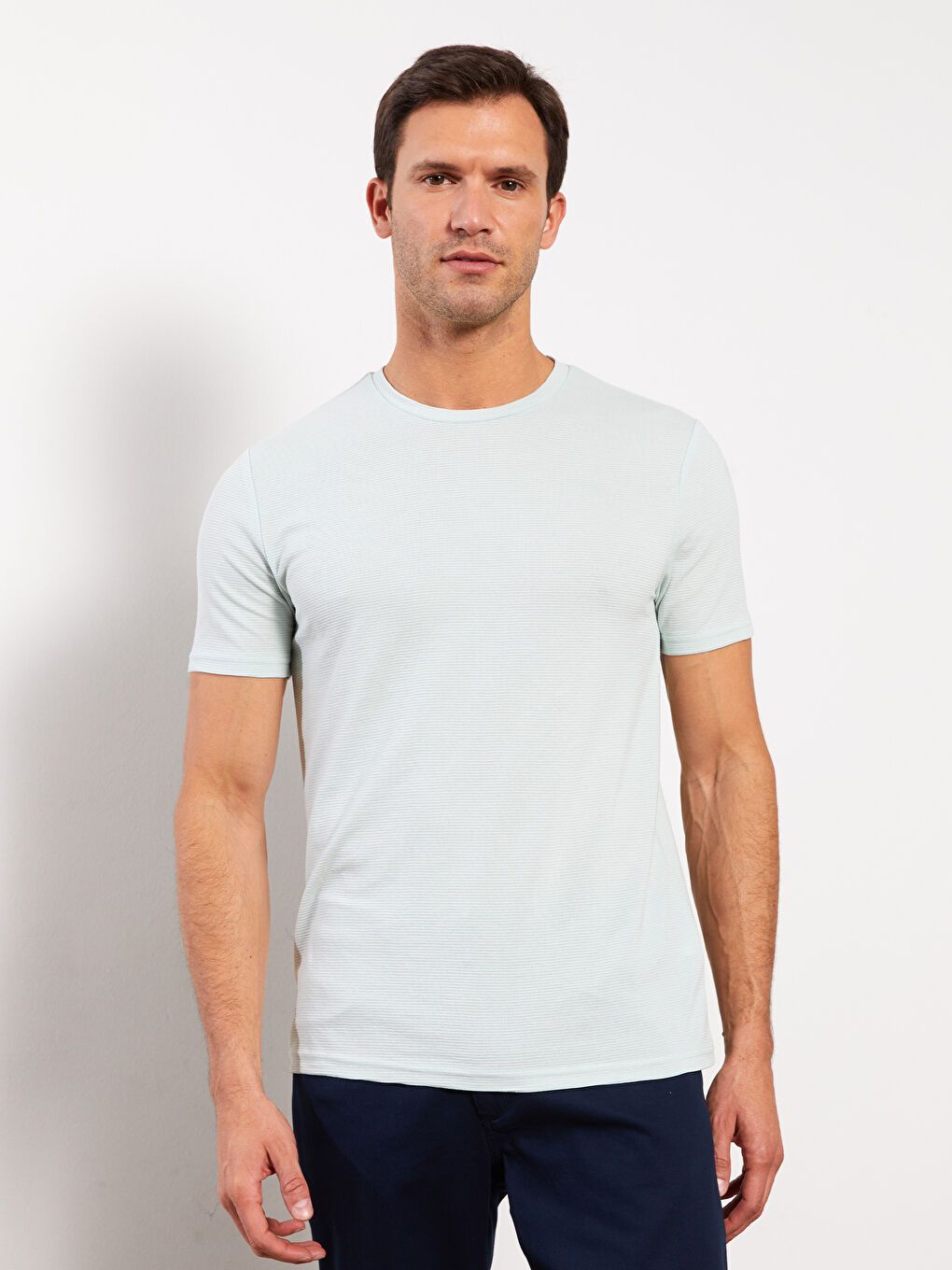 Мужская футболка с круглым вырезом и короткими рукавами-1