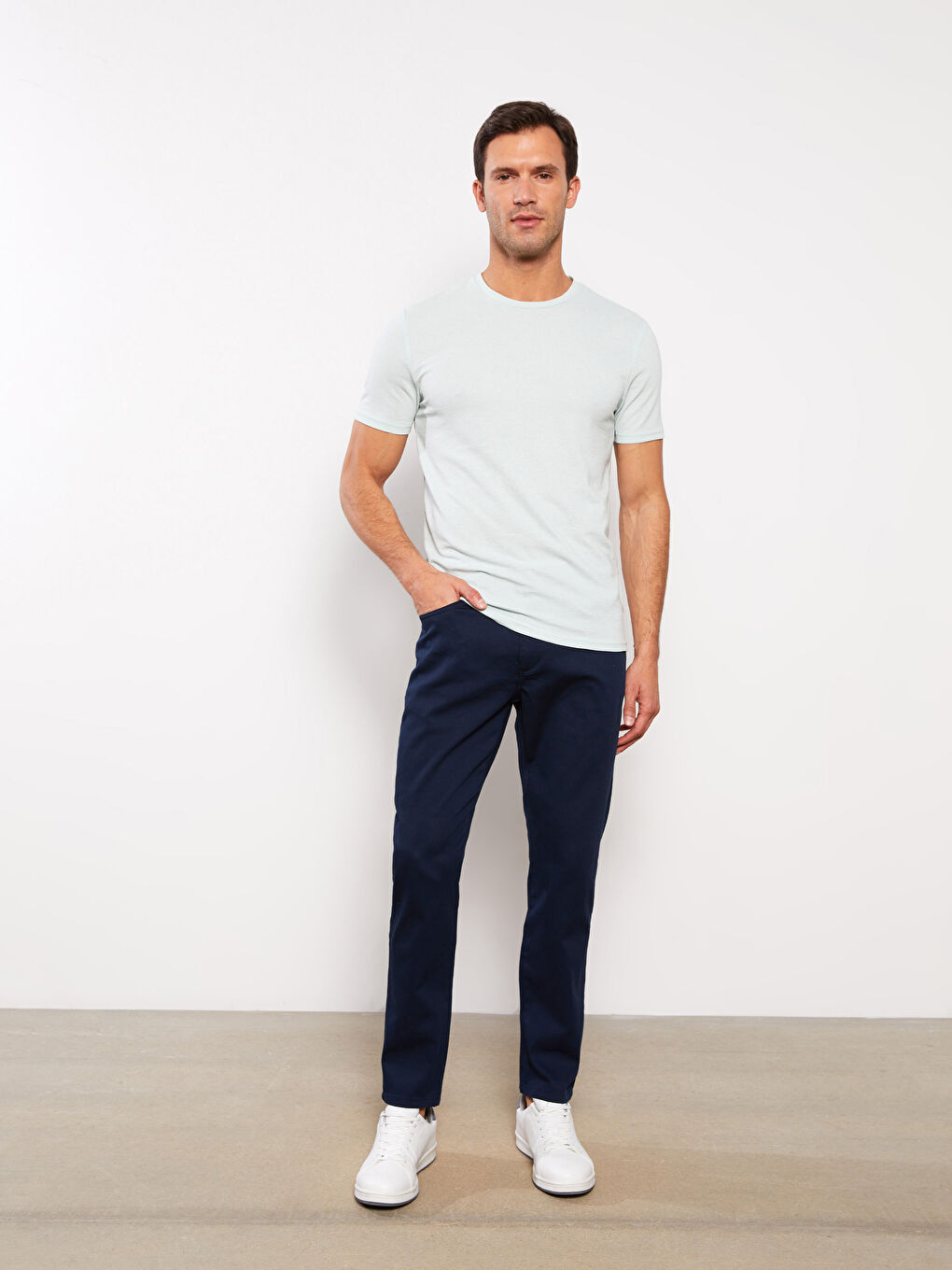 Мужская футболка с круглым вырезом и короткими рукавами-2