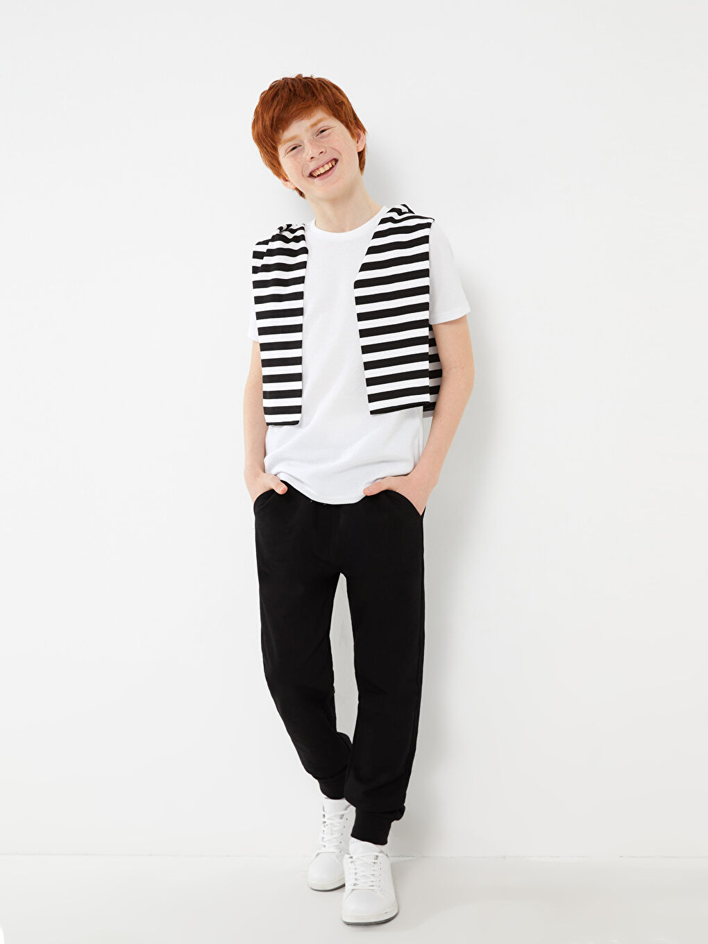 بنطلون رياضي بسيط للأولاد بخصر مرن