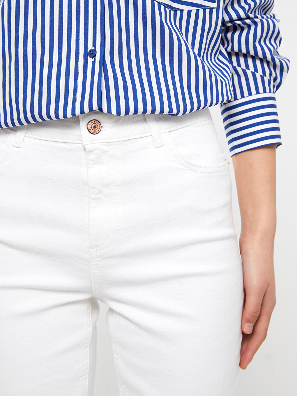 Normal Waist Slim Fit Women's Jean Shorts -S31388Z8-844