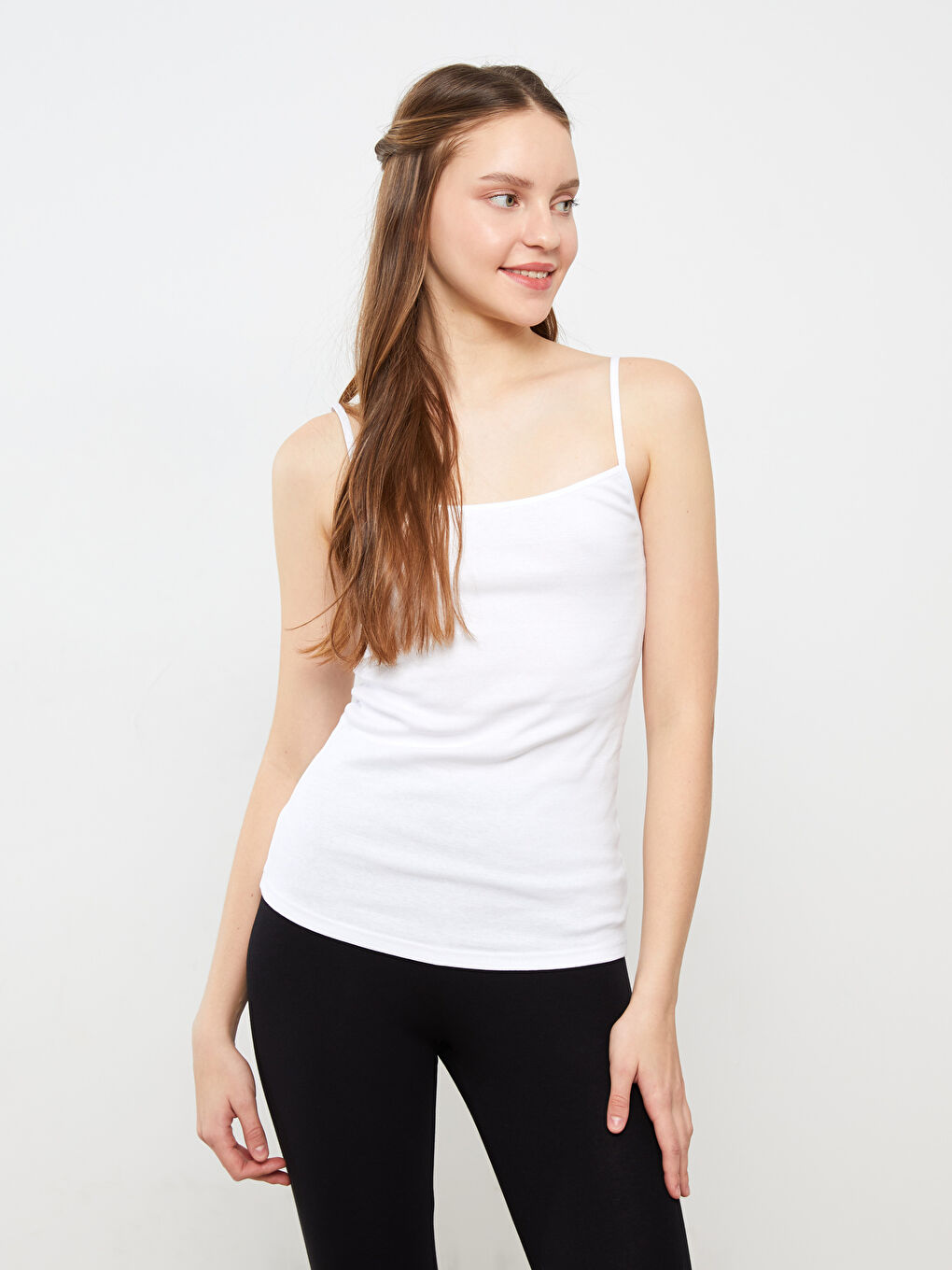 Beyaz U Yaka Düz İp Askılı Kadın Atlet